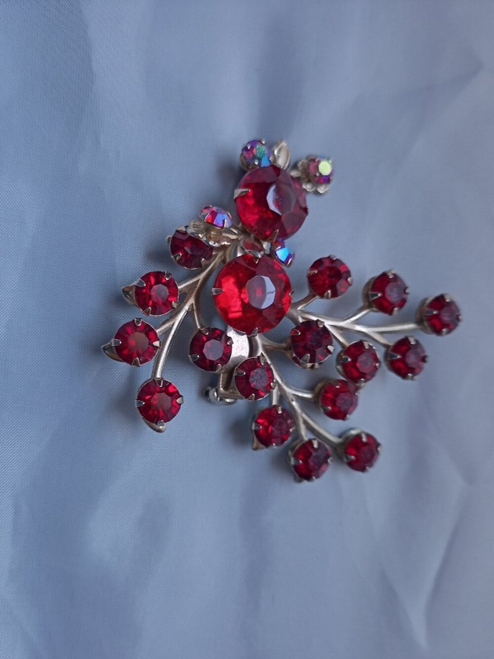 Red Rhinestone Brooch - Picture 3 of 5